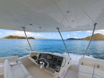 Catamaran Blue Escape, cockpit