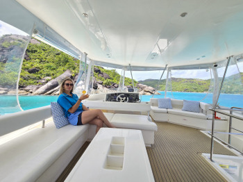 catamaran Blue Escape, pont supérieur