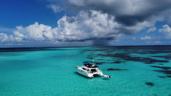 catamaran Hinatea, croisières dans les iles éloignées des Seychelles
