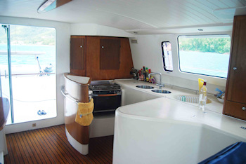 cuisine, catamaran Poerava