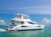 catamaran Blue Escape