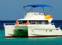 catamaran Poerava