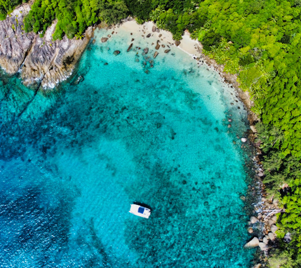 Croisières aux Seychelles en catamaran avec équipage
